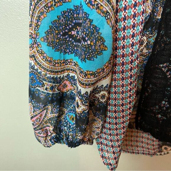Anthropologie Meadow Rue Giada Long Sleeve Crochet print Top M - Picture 7 of 7